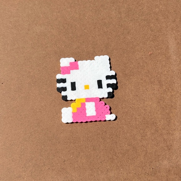 Pink hello kitty perler bead keychain - Picture 2 of 2